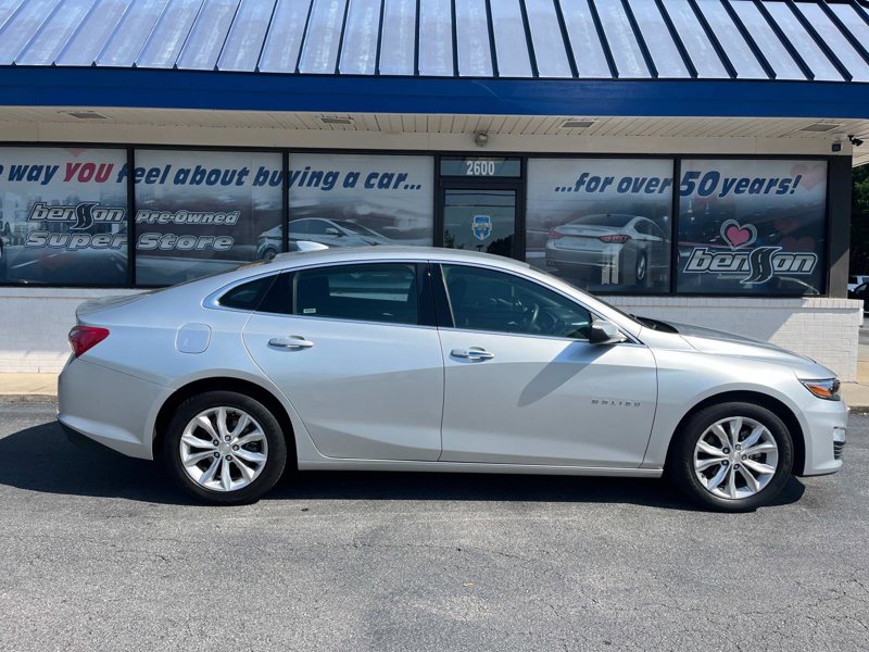 Used 2021 Chevrolet Malibu LT image 1