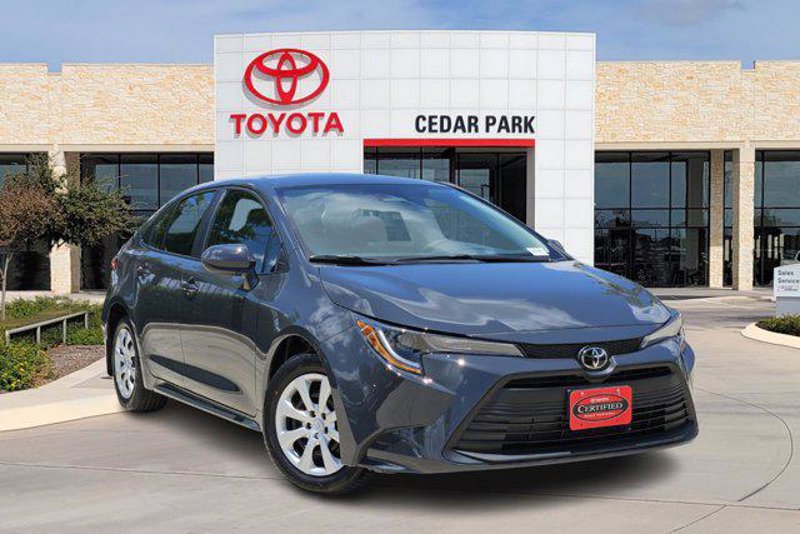 Certified 2025 Toyota Corolla LE image 1