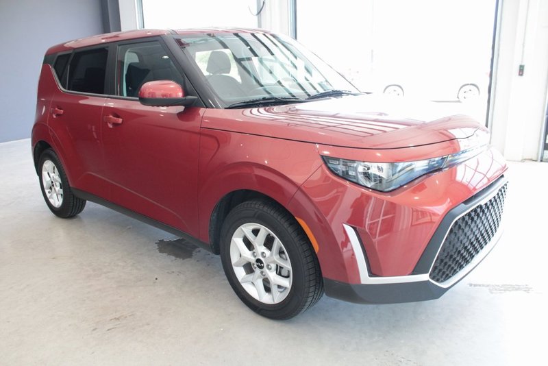 Certified 2024 Kia Soul LX w/ Option Group 015 image 1