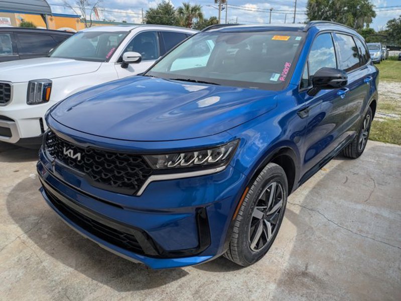 Certified 2023 Kia Sorento S w/ Panoramic Sunroof Package image 1