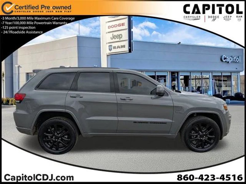 Certified 2022 Jeep Grand Cherokee Laredo X image 1
