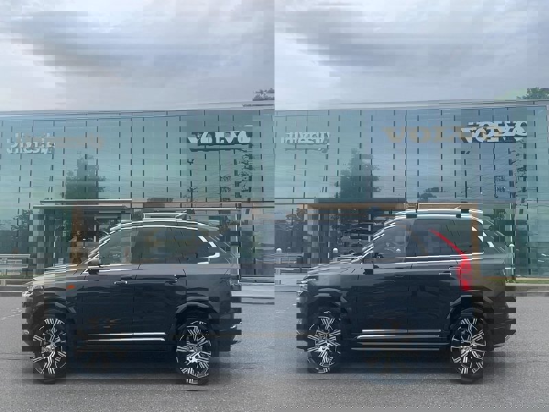 Certified 2022 Volvo XC90 T6 Inscription w/ Advanced Package image 1