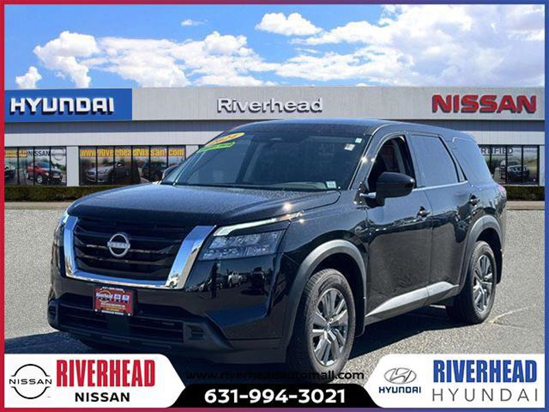 Certified 2024 Nissan Pathfinder S image 1