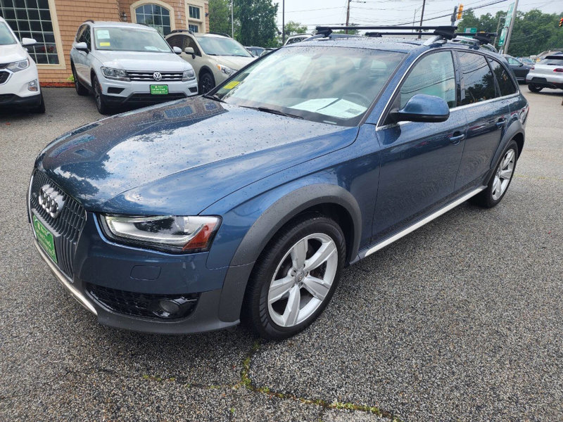 Used 2016 Audi A4 Premium Plus w/ Technology Package image 1
