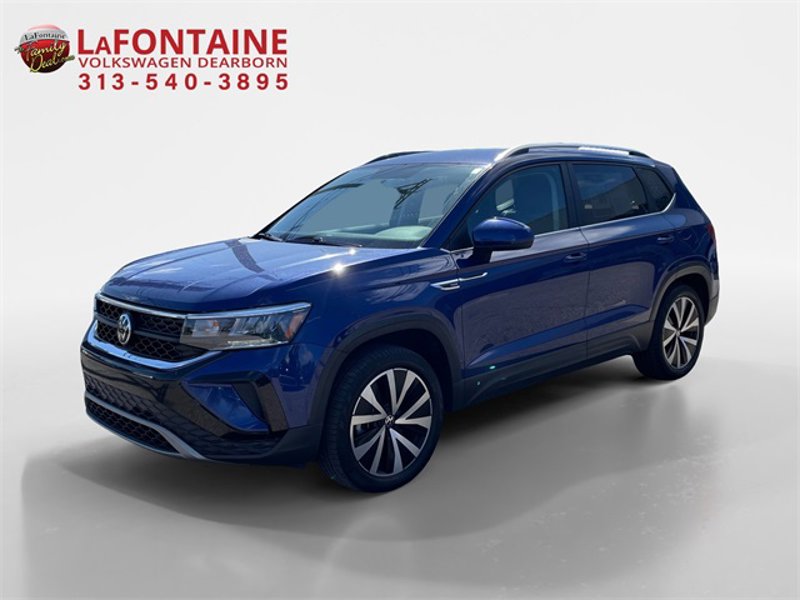 Certified 2022 Volkswagen Taos SE image 1