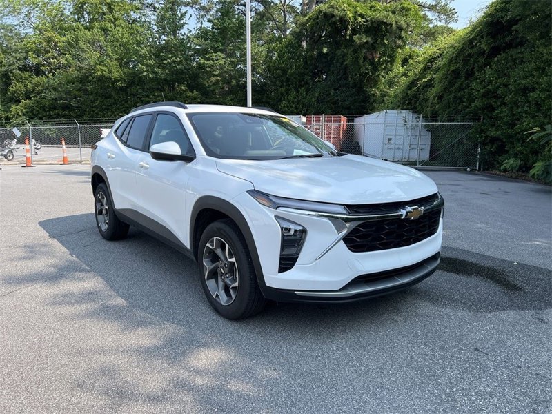 Certified 2025 Chevrolet Trax LT w/ LT Convenience Package image 1