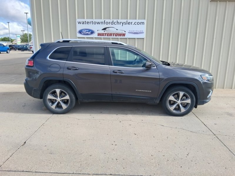 Used 2019 Jeep Cherokee Limited w/ Trailer Tow Group image 1