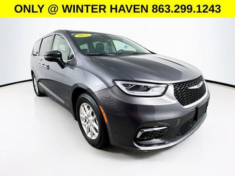 Certified 2023 Chrysler Pacifica Touring-L image 1