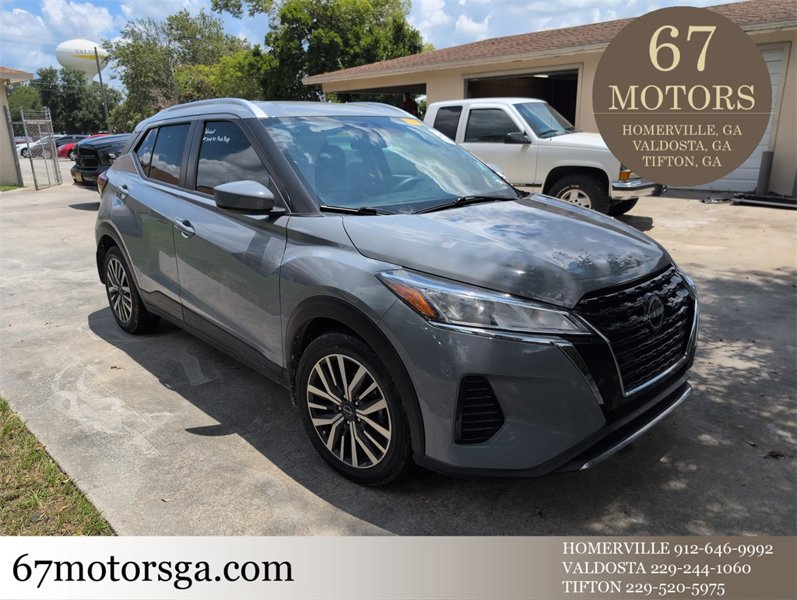 Used 2022 Nissan Kicks SV image 1