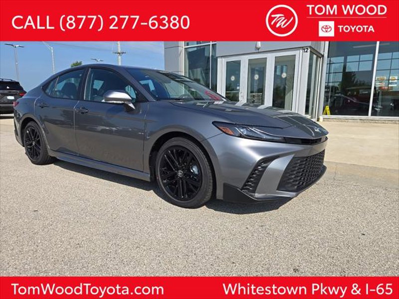 Certified 2025 Toyota Camry SE image 1