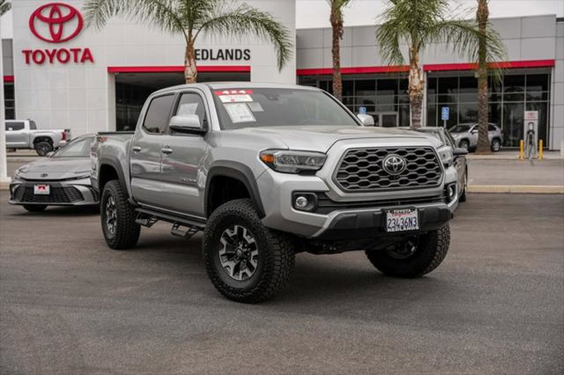 Certified 2022 Toyota Tacoma TRD Off-Road image 1