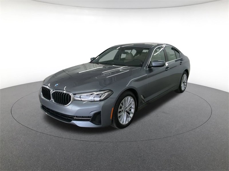 Certified 2022 BMW 530i xDrive w/ Convenience Package image 1