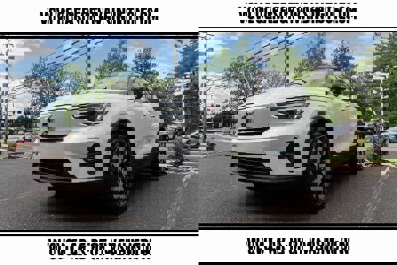 Certified 2023 Volvo XC40 Recharge Plus image 1