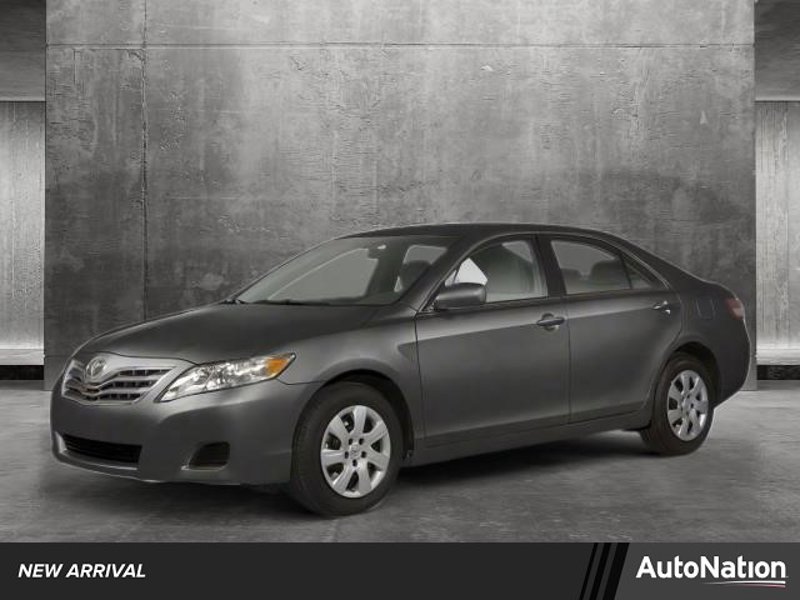 Used 2011 Toyota Camry LE image 1