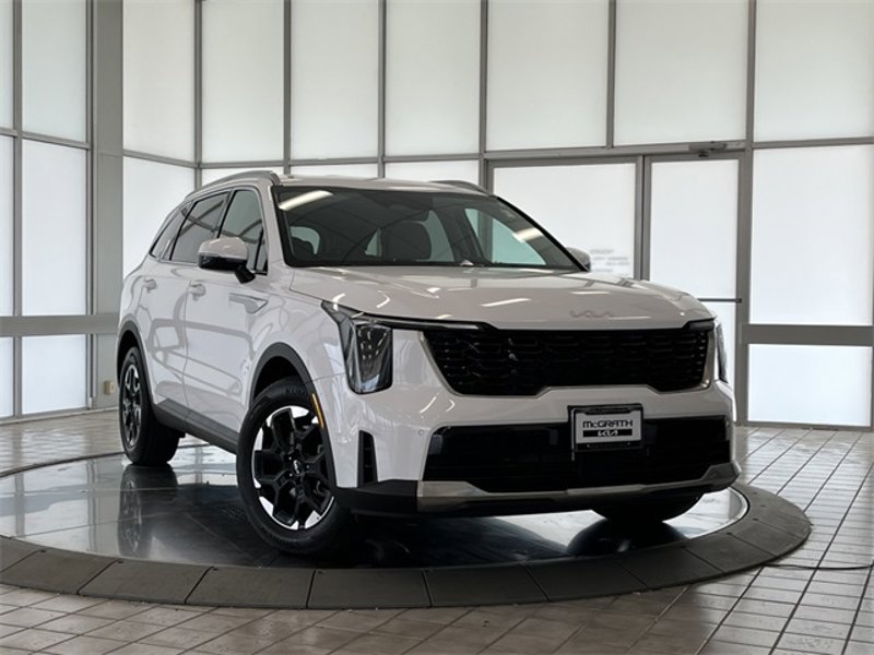 Certified 2025 Kia Sorento S image 1