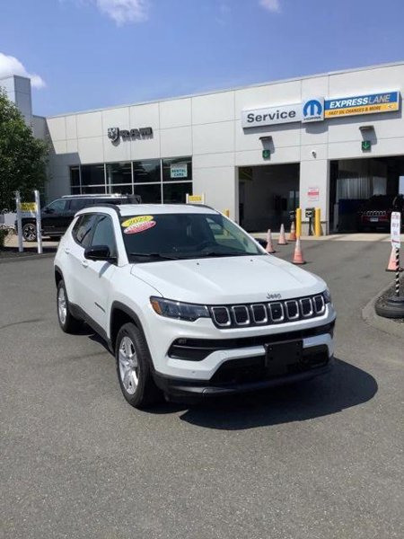 Certified 2022 Jeep Compass Latitude w/ Convenience Group image 1