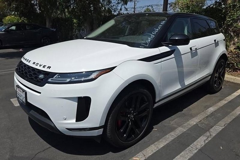 Used 2022 Land Rover Range Rover Evoque SE image 1