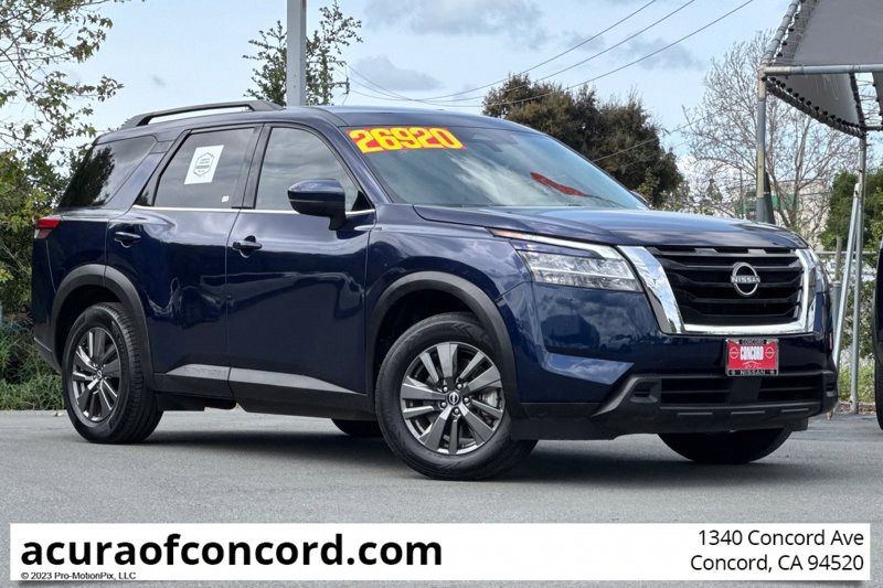 Used 2022 Nissan Pathfinder SV image 1