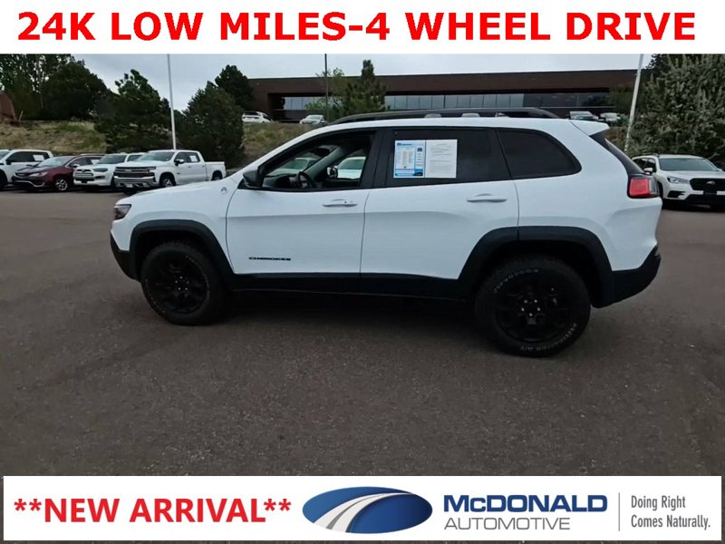 Used 2021 Jeep Cherokee Trailhawk image 1