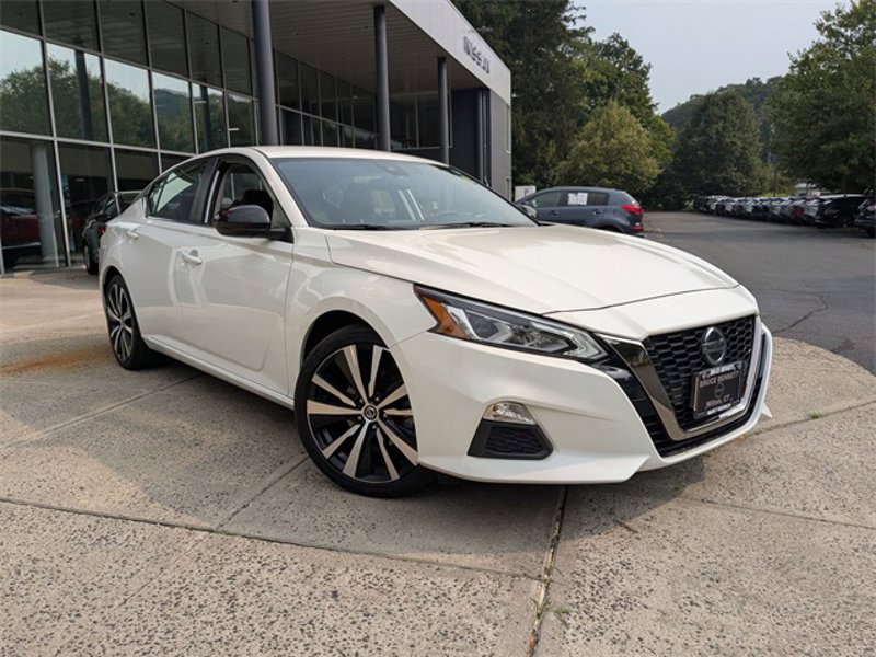 Certified 2022 Nissan Altima 2.5 SR image 1