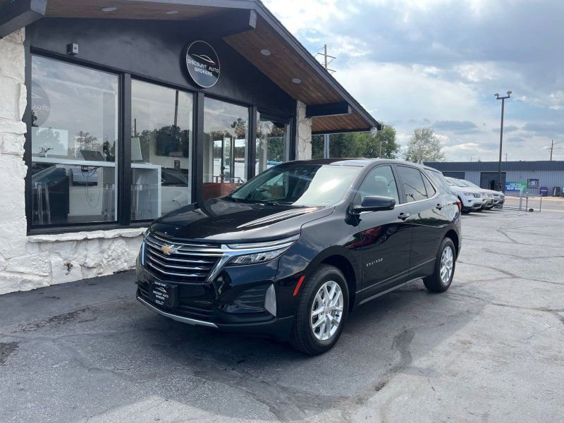 Used 2022 Chevrolet Equinox LT w/ Driver Convenience Package image 1