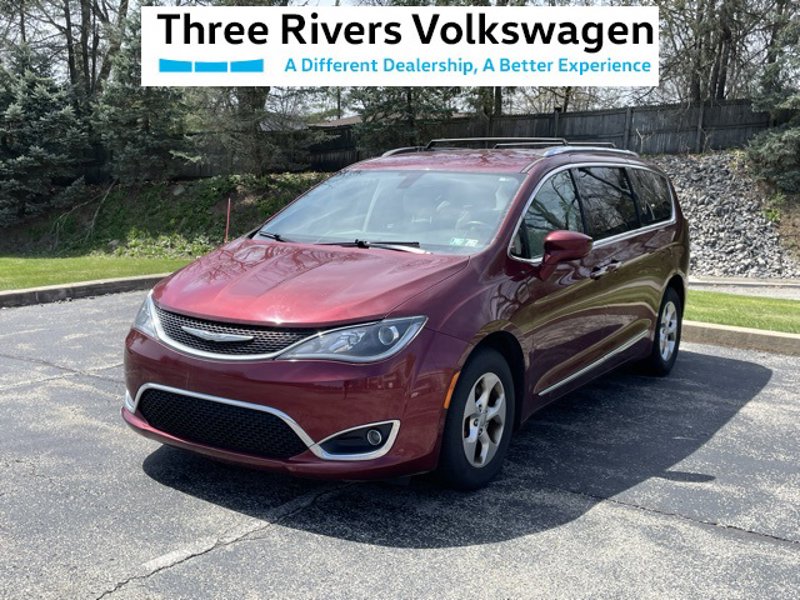 Used 2017 Chrysler Pacifica Touring-L Plus image 1
