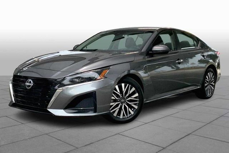 Certified 2023 Nissan Altima 2.5 SV image 1