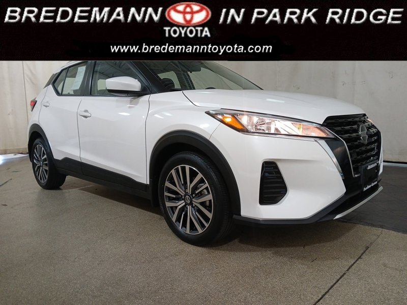 Used 2021 Nissan Kicks SV image 1