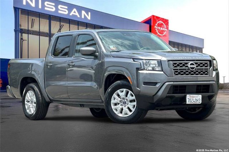 Certified 2022 Nissan Frontier SV image 1
