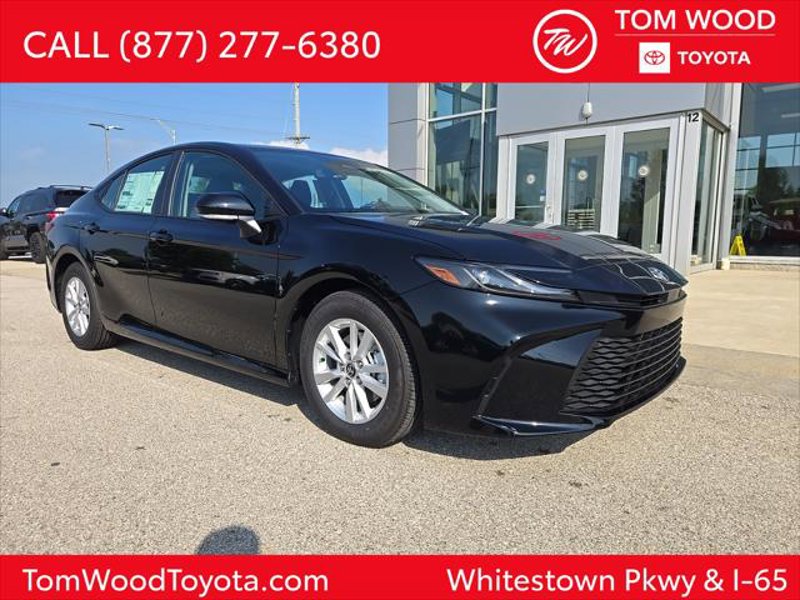 Certified 2025 Toyota Camry LE image 1