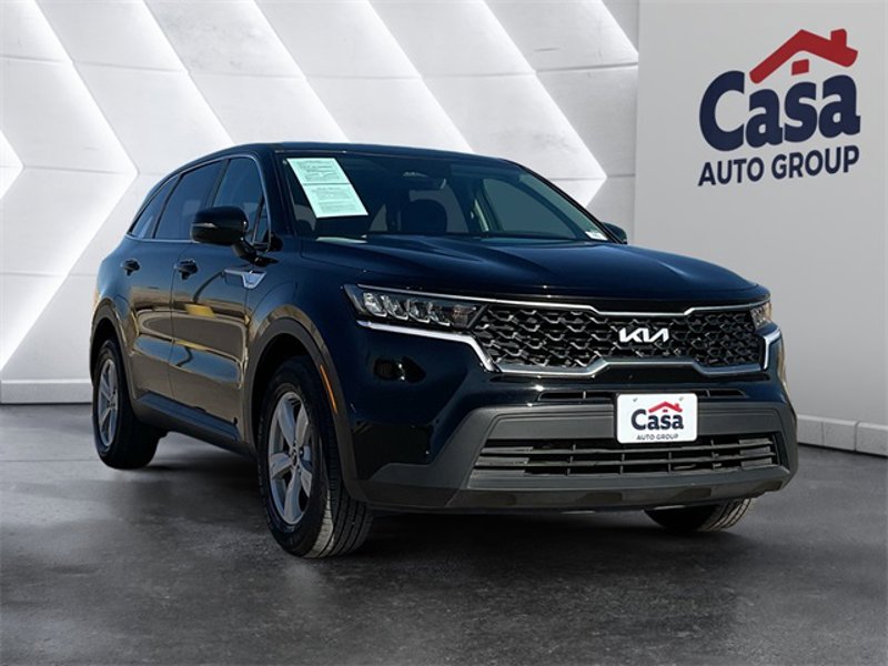Certified 2023 Kia Sorento LX image 1