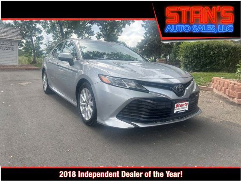 Used 2018 Toyota Camry LE image 1