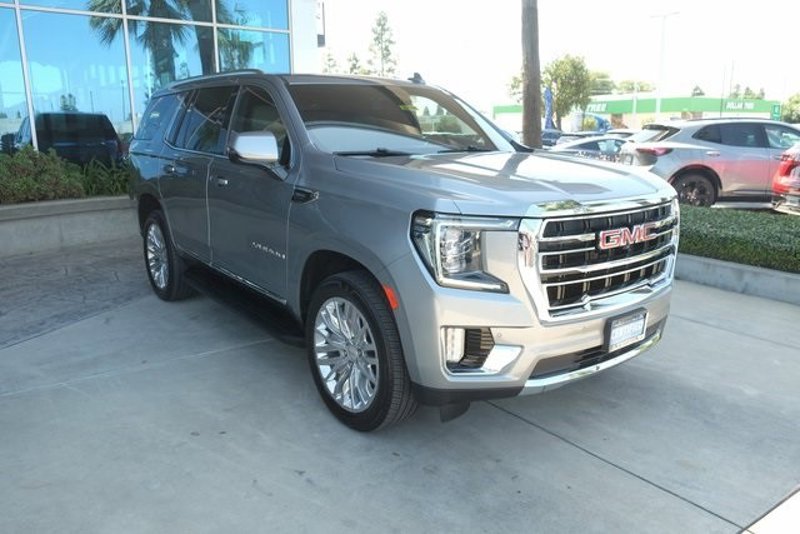 Certified 2024 GMC Yukon SLT w/ SLT Luxury Package image 1