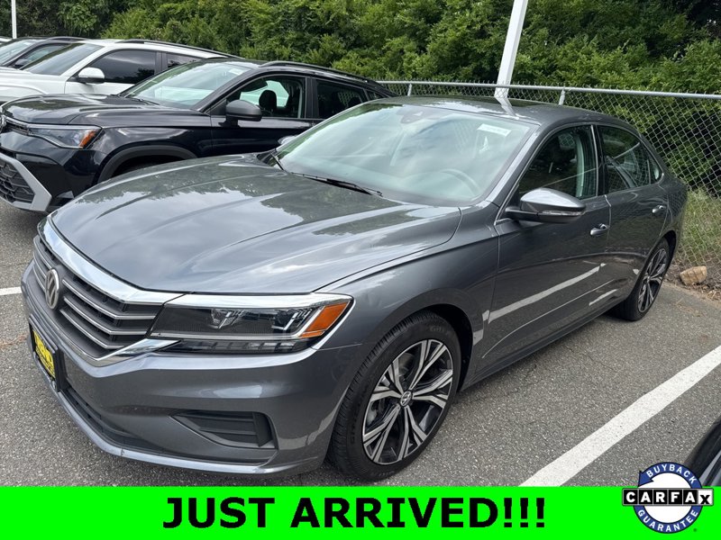 Certified 2022 Volkswagen Passat 2.0T SE image 1