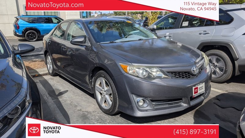 Used 2012 Toyota Camry SE image 1