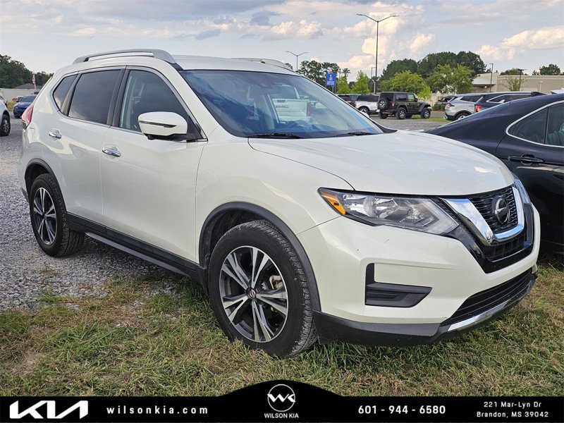 Used 2020 Nissan Rogue SV w/ Premium Package image 1
