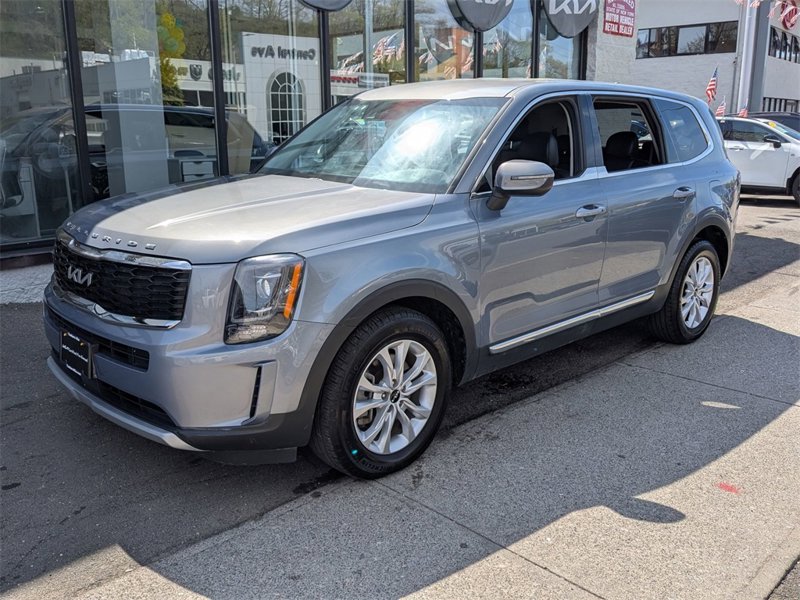 Certified 2022 Kia Telluride LX image 1