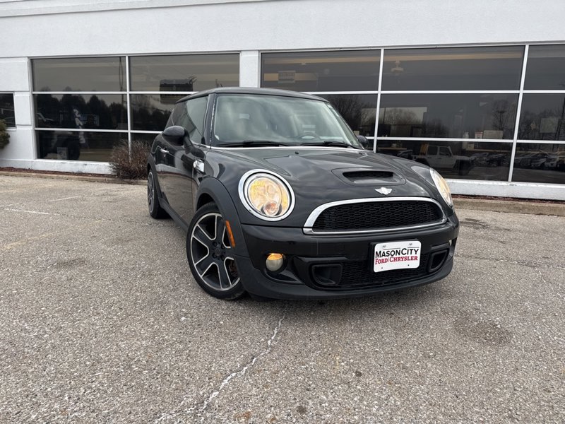 Used 2013 MINI Cooper S image 1