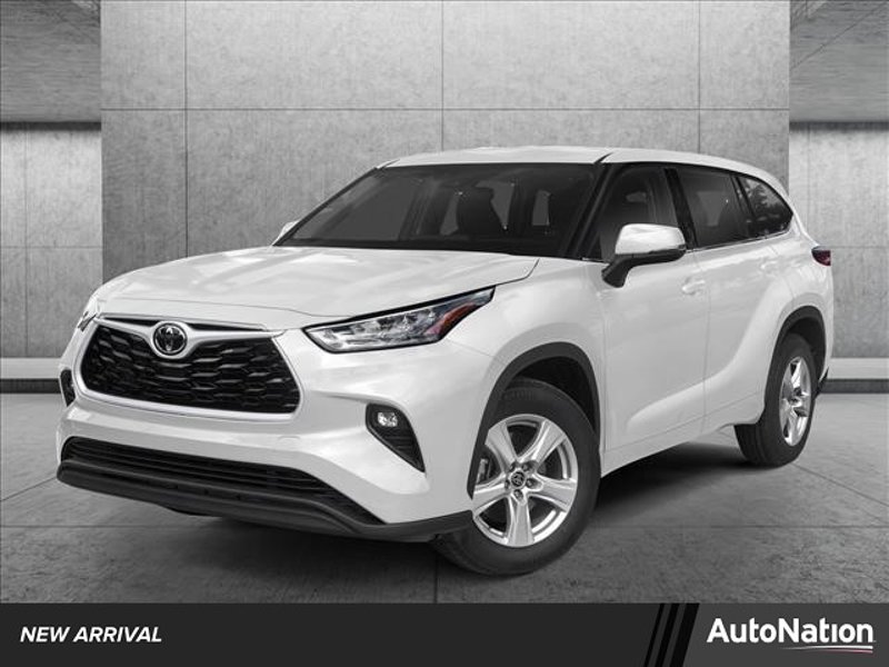 Used 2022 Toyota Highlander LE image 1
