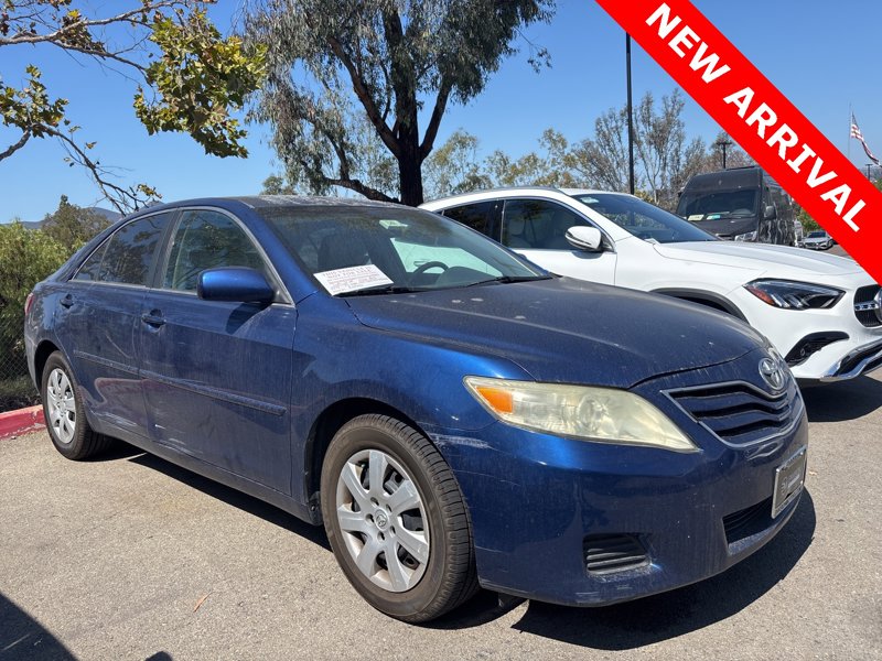 Used 2011 Toyota Camry LE image 1
