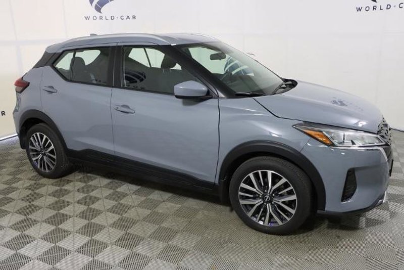 Certified 2024 Nissan Kicks SV image 1