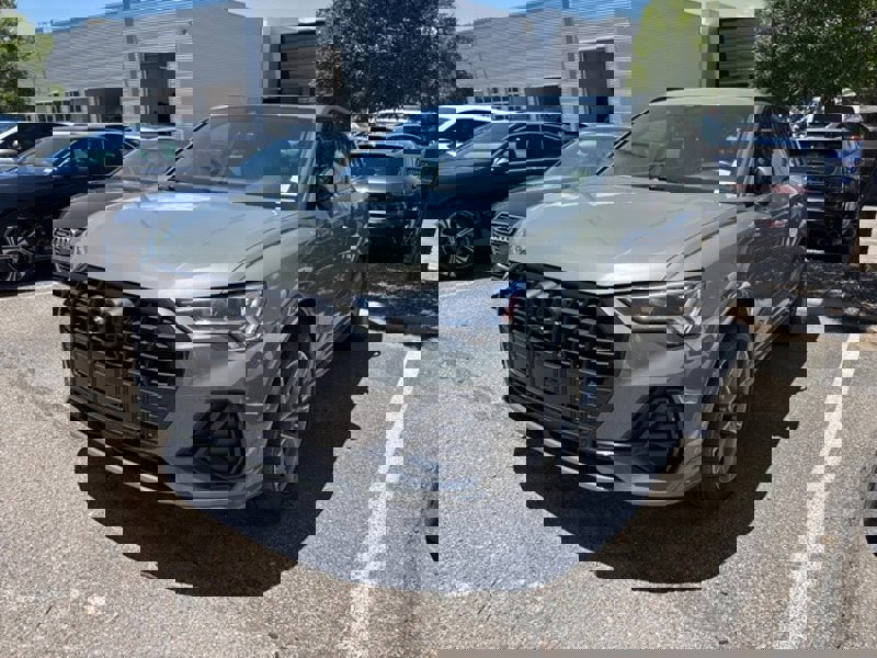 Certified 2024 Audi Q3 2.0T Premium Plus image 1