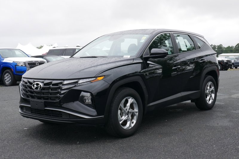 Certified 2024 Hyundai Tucson SE image 1