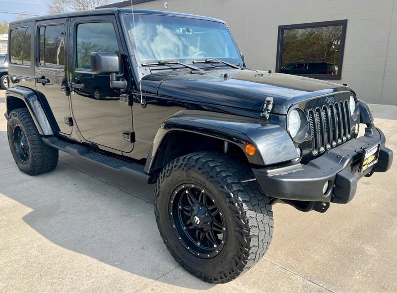 Used 2016 Jeep Wrangler Unlimited Sahara image 1