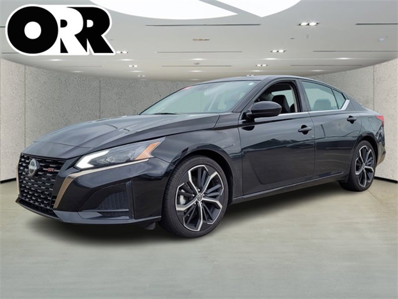 Certified 2024 Nissan Altima 2.5 SR image 1
