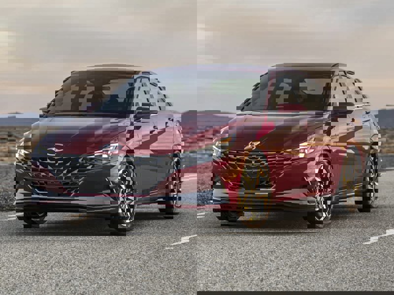 Used 2021 Hyundai Elantra SE image 1