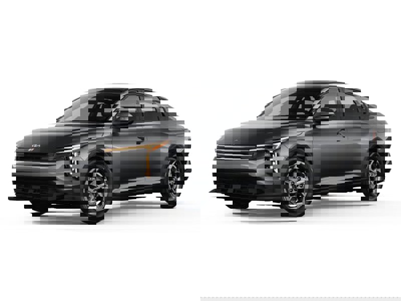 New 2025 Kia K4 LXS image 1
