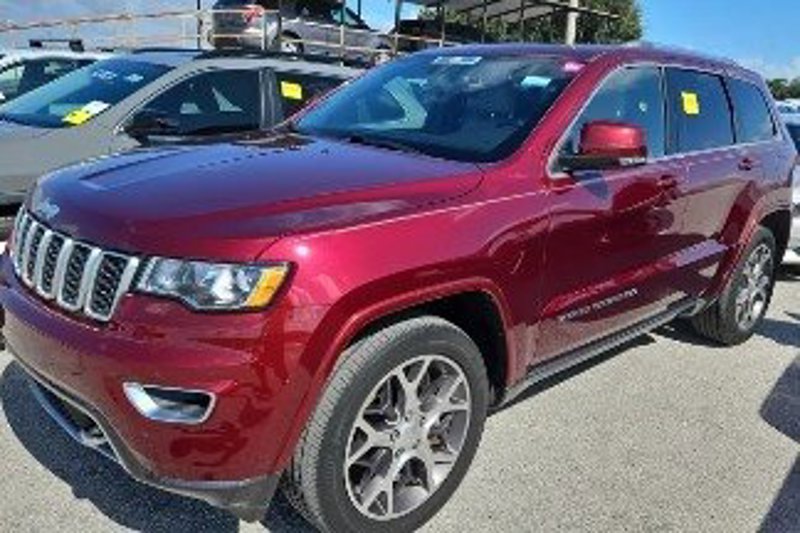 Used 2018 Jeep Grand Cherokee Limited image 1