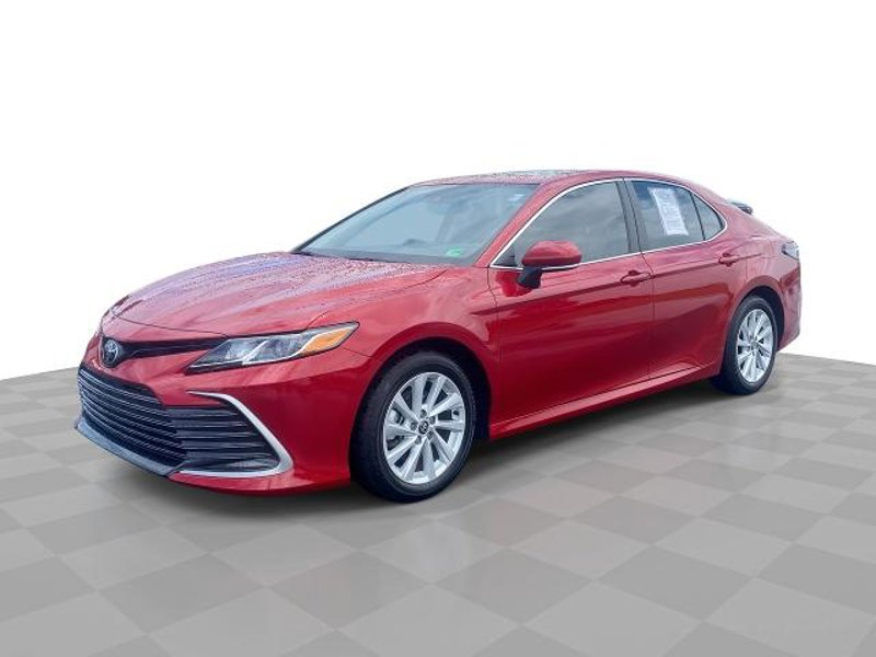 Used 2024 Toyota Camry LE image 1