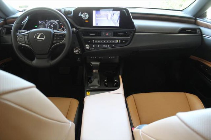 Certified 2025 Lexus ES 300h w/ Premium Package image 1